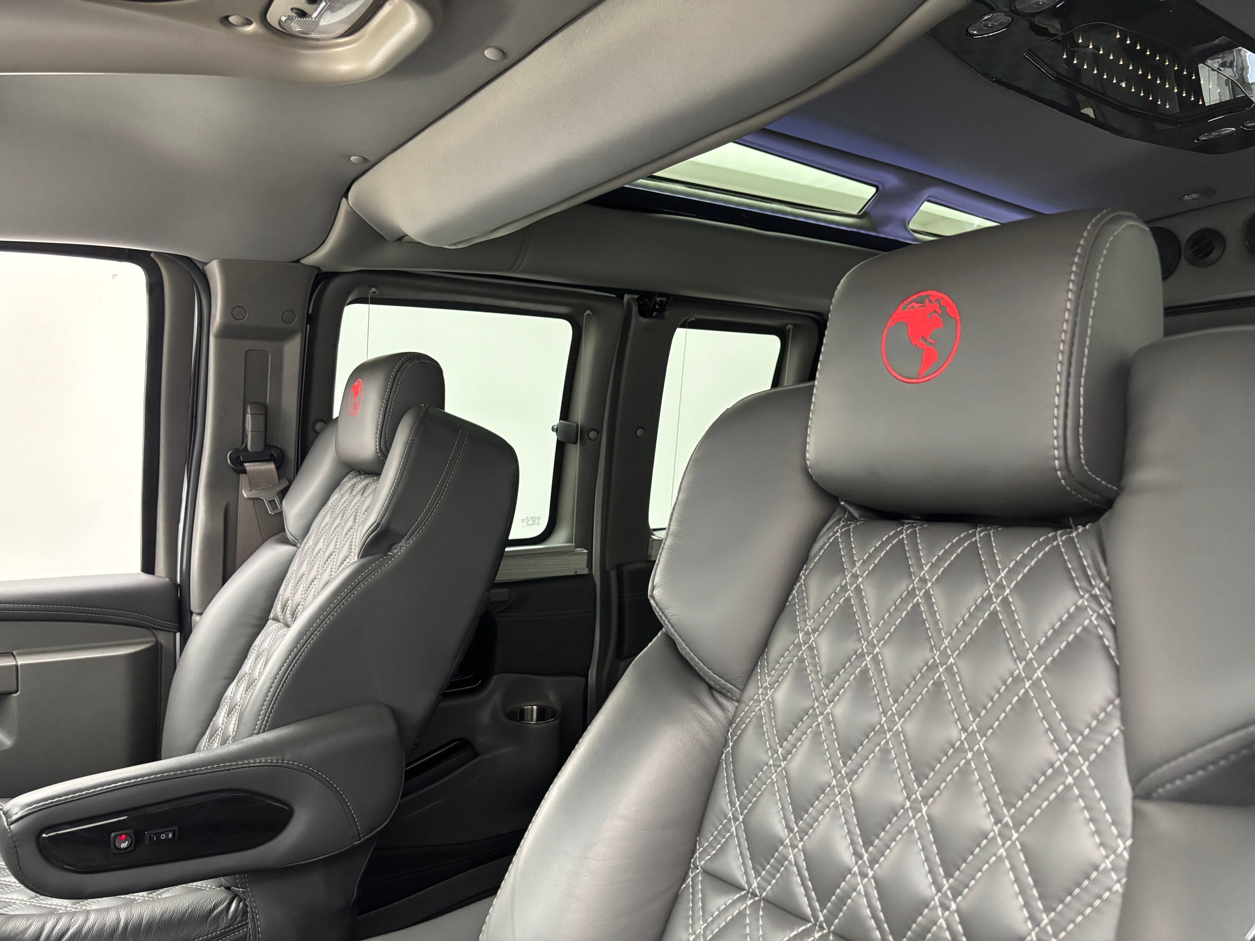 Used 2025 Chevrolet Express 2500 w/ Driver Convenience Package RWD image 21