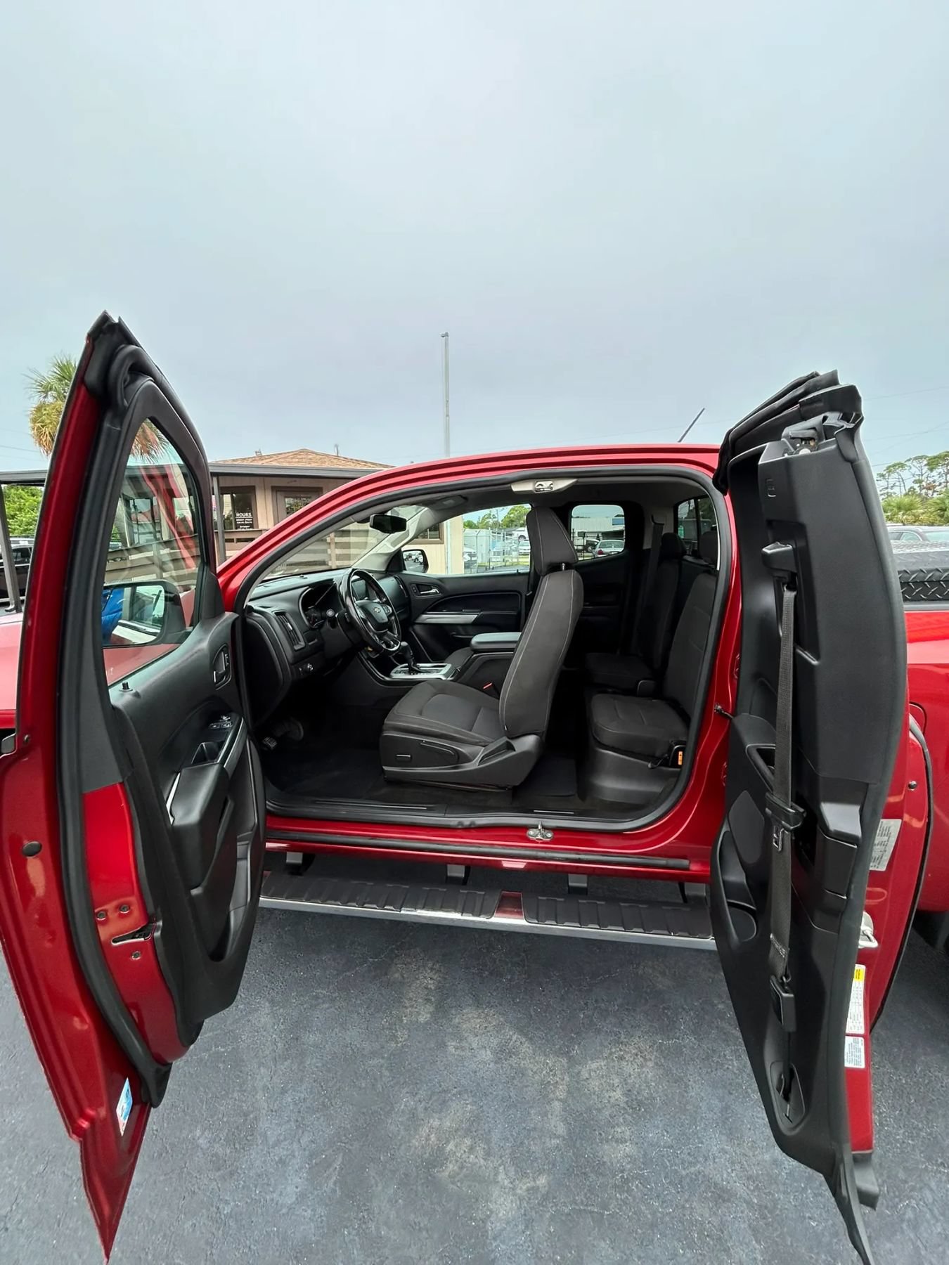 Used 2016 Chevrolet Colorado LT w/ LT Convenience Package RWD image 24