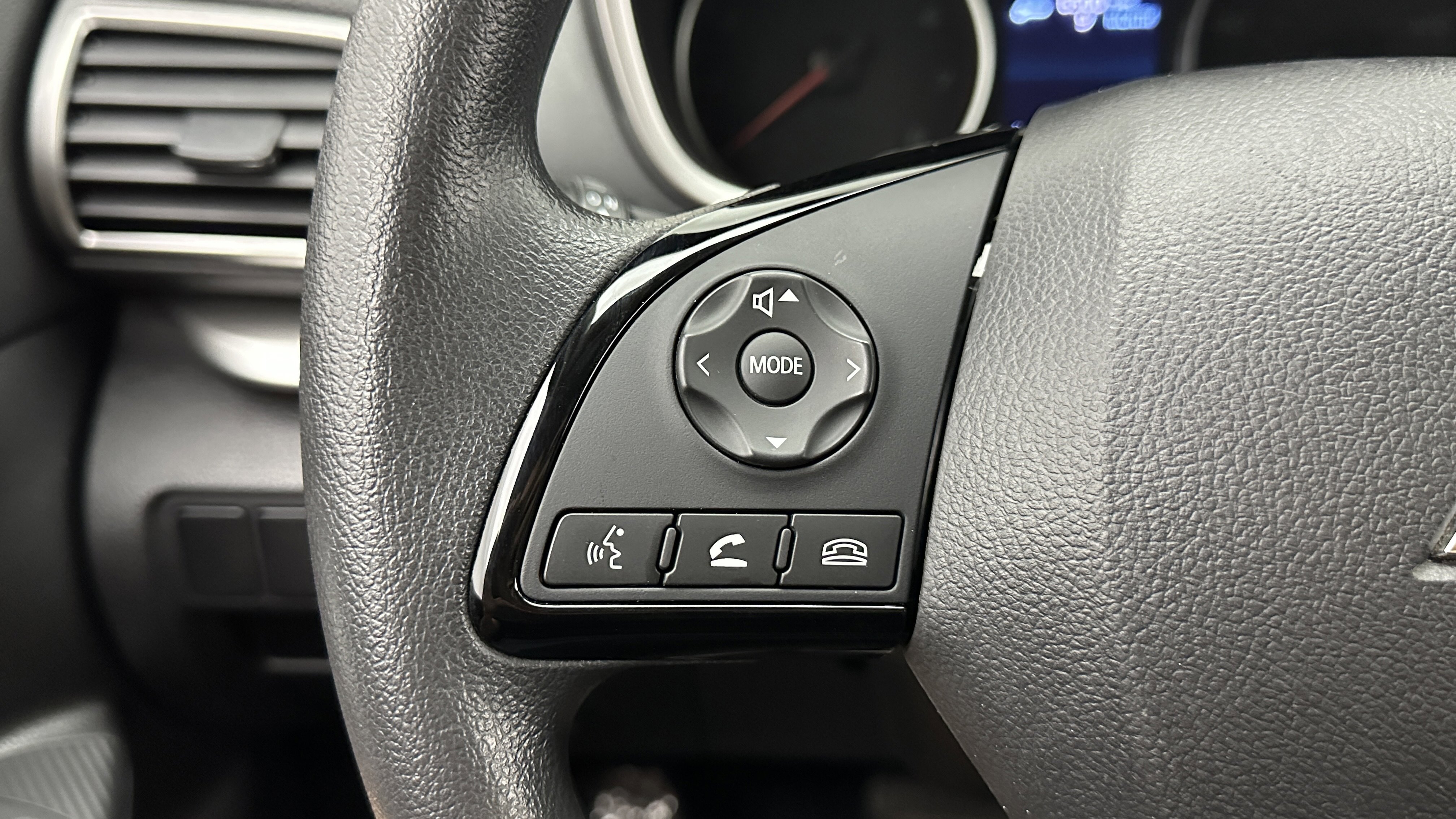 Used 2019 Mitsubishi Eclipse Cross ES AWD/4WD image 14