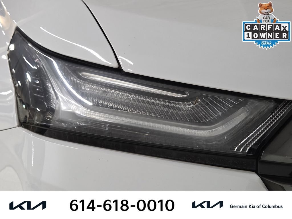 Used 2022 Chevrolet Traverse LT w/ LPO, Blackout Package AWD/4WD image 15