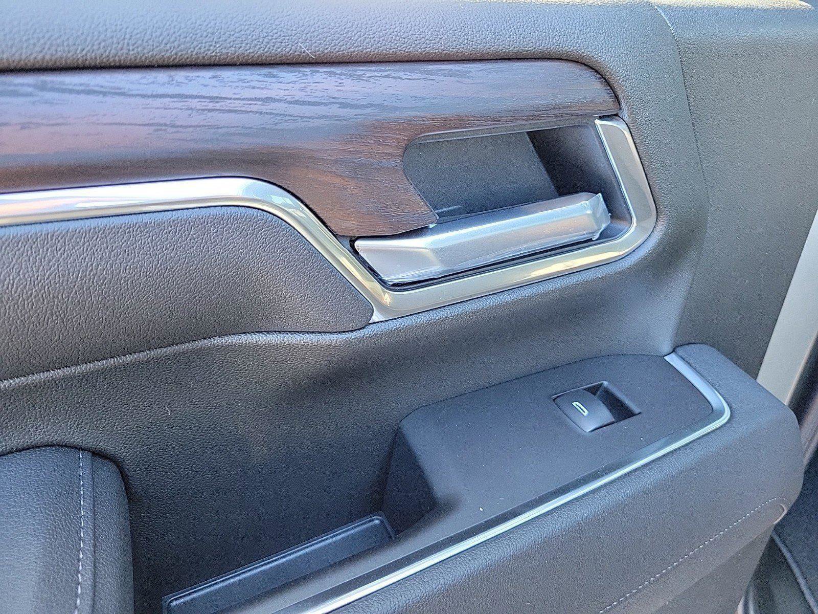 New 2026 GMC Sierra 2500 SLT w/ SLT Premium Package image 14