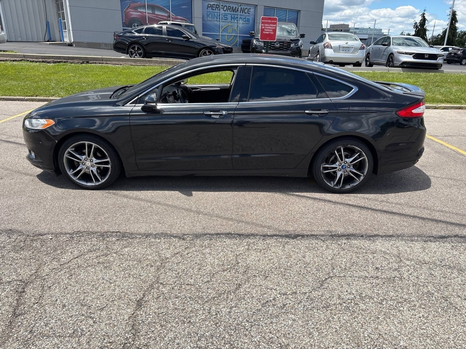 Used 2013 Ford Fusion Titanium w/ Titanium Driver Assist Pkg FWD image 8