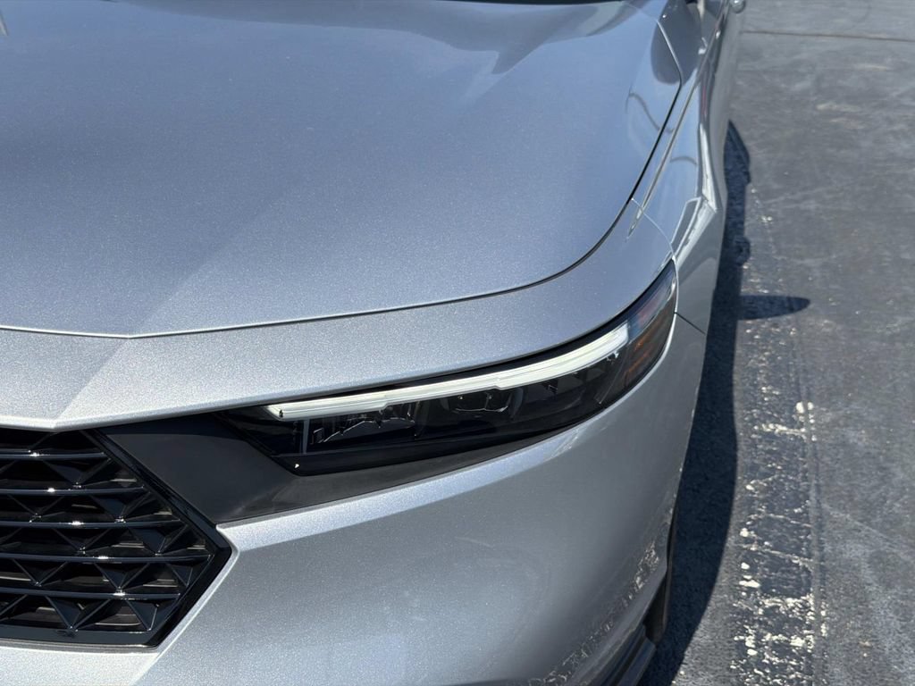 Used 2025 Honda Accord SE image 10