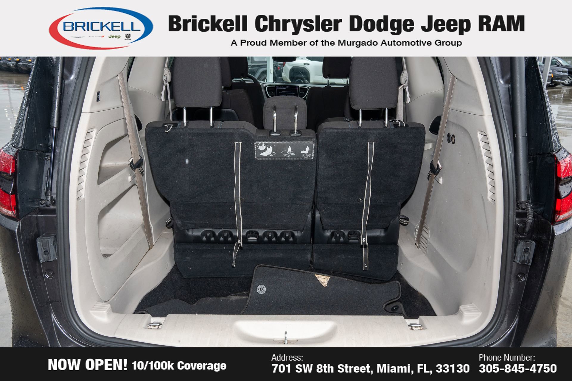 Used 2021 Chrysler Pacifica Touring image 9