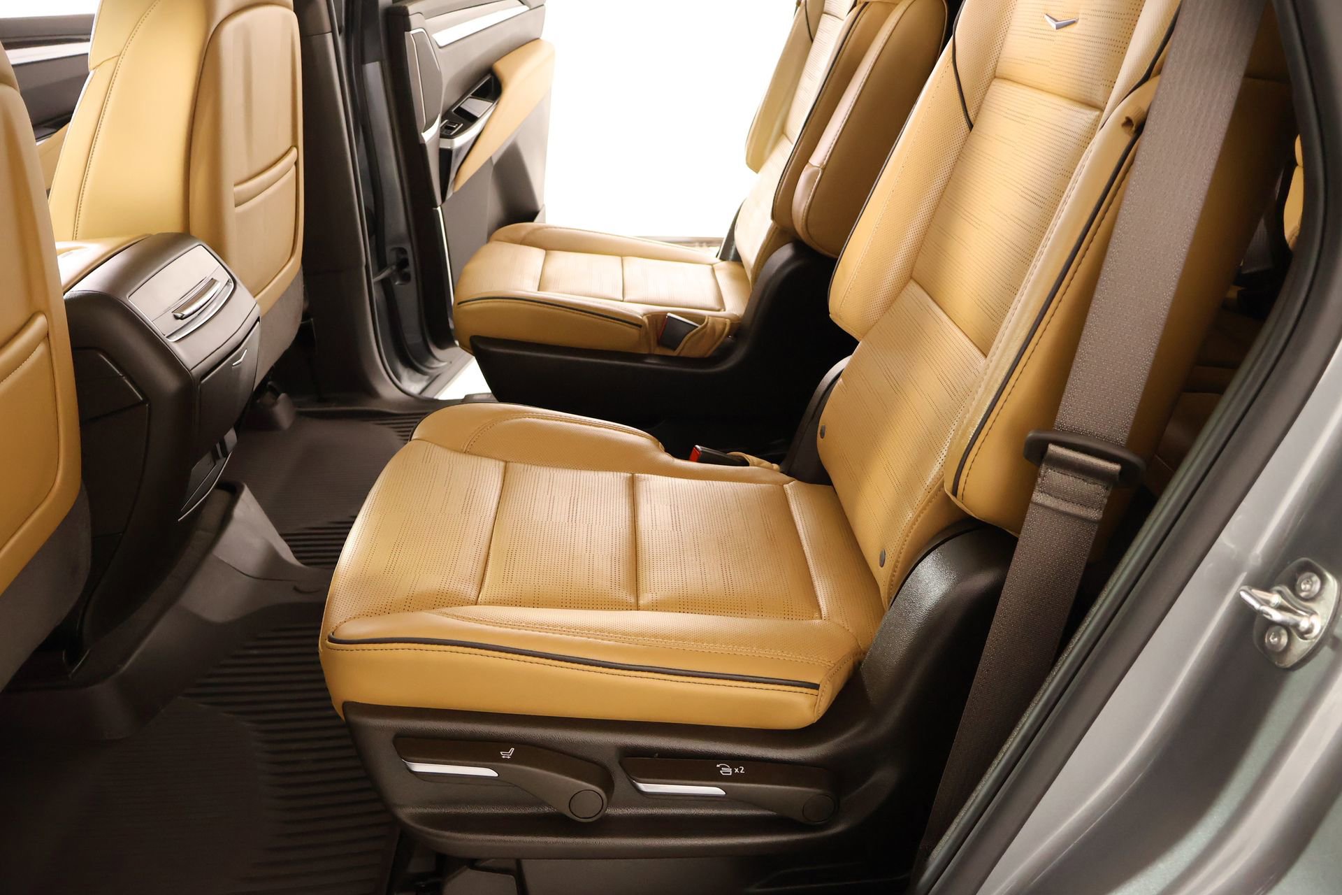 Used 2026 Cadillac Escalade Luxury w/ LPO, Floor Liner Package image 14
