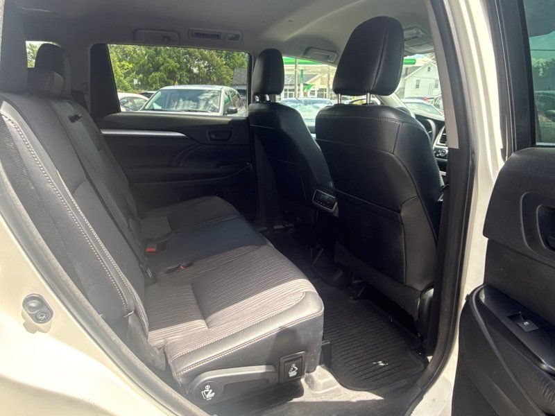 Used 2016 Toyota Highlander Plus AWD/4WD image 20