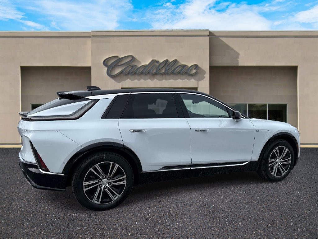 New 2027 Cadillac Lyriq Luxury RWD image 3