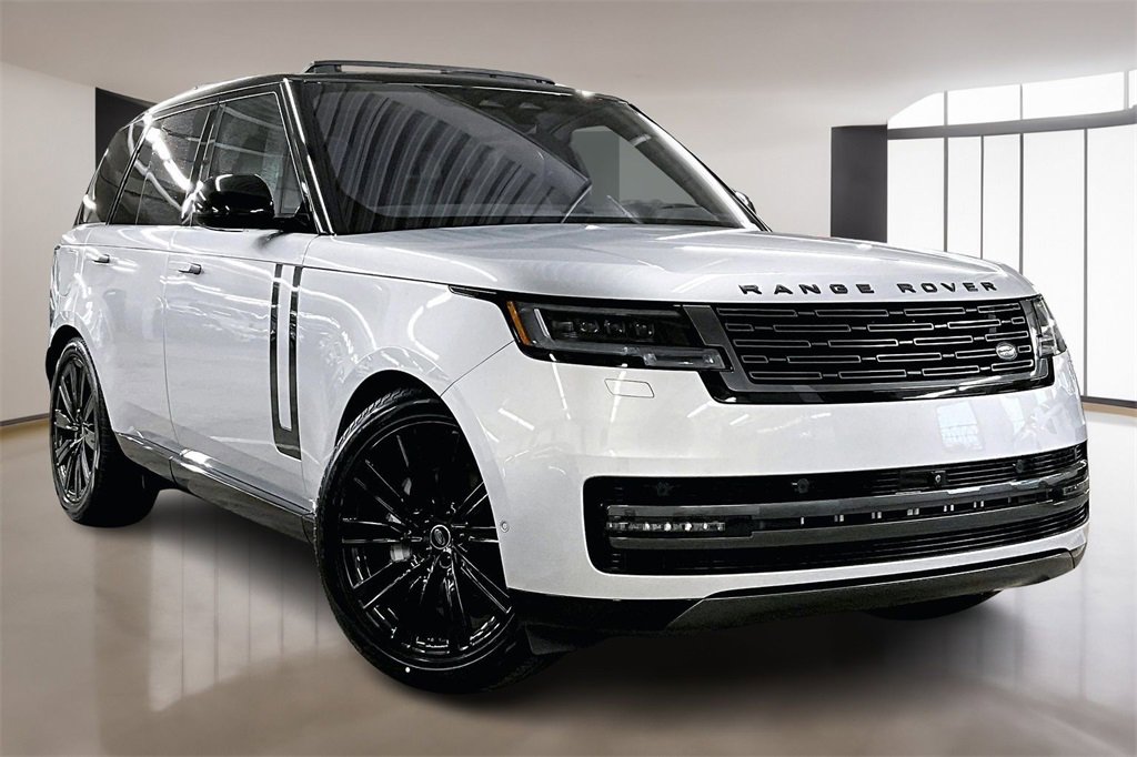 Used 2023 Land Rover Range Rover SE image 3