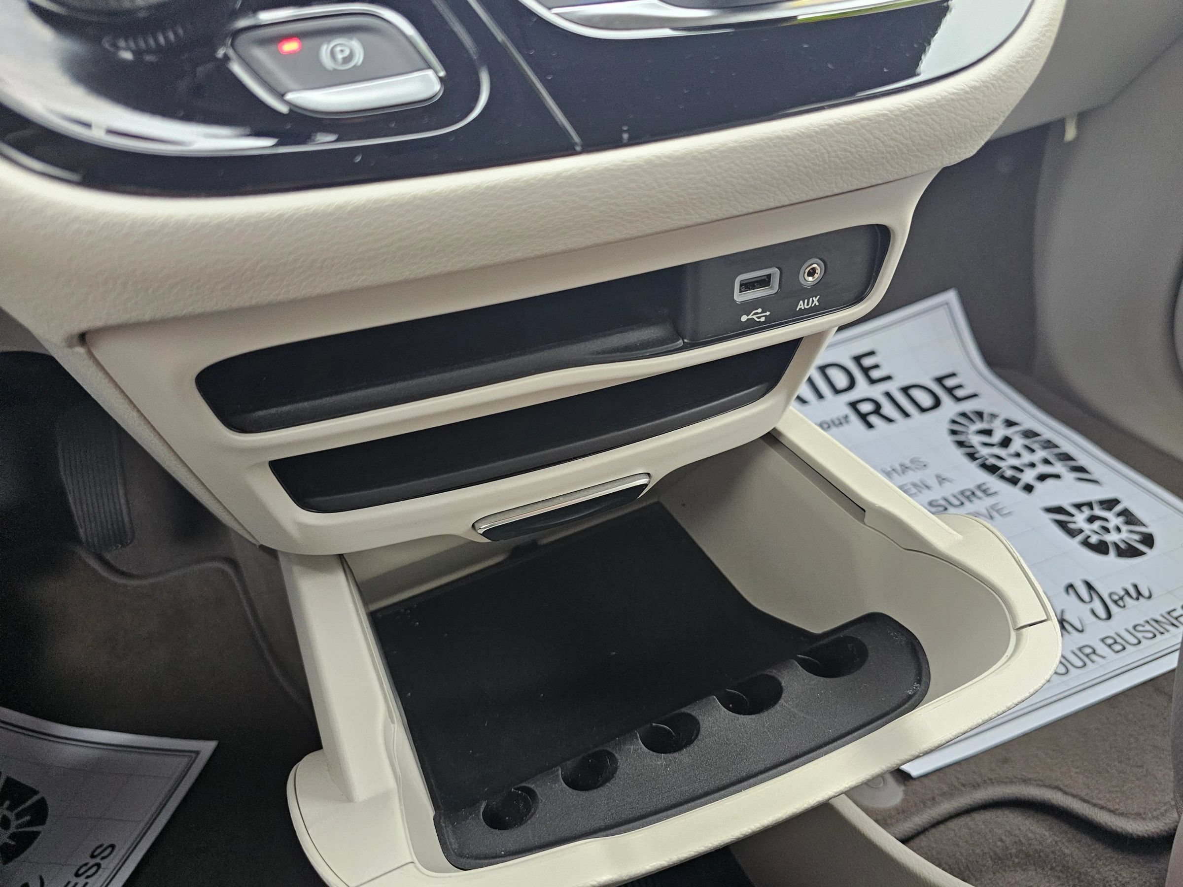 Used 2020 Chrysler Pacifica Touring w/ Advanced Safetytec Group FWD image 30