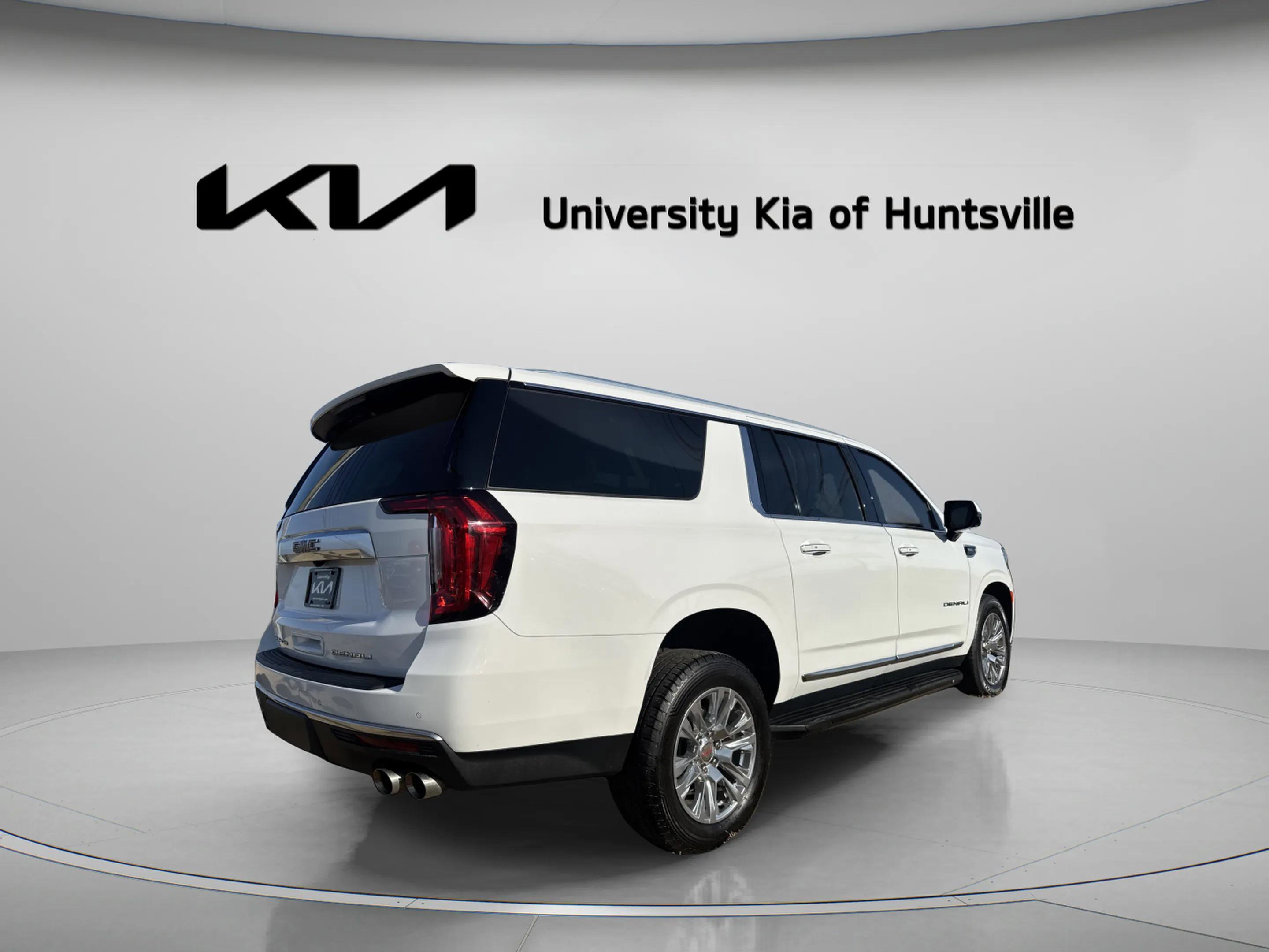 Used 2024 GMC Yukon XL Denali image 7