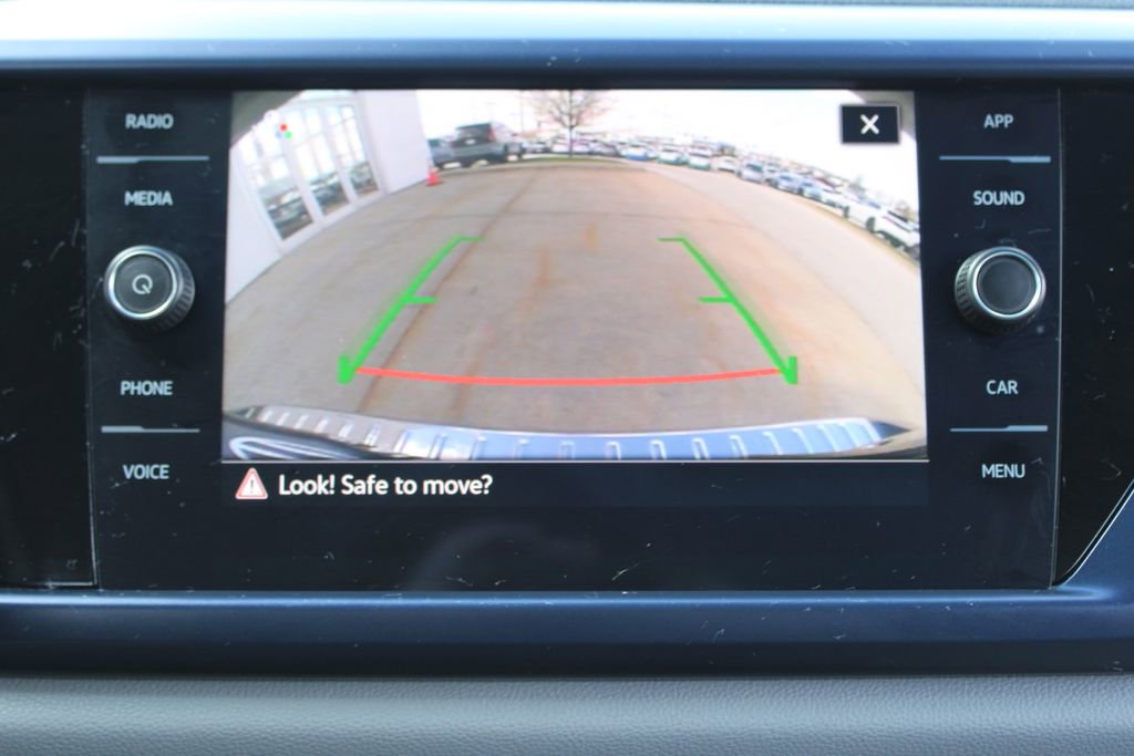 Certified 2022 Volkswagen Taos SE image 16