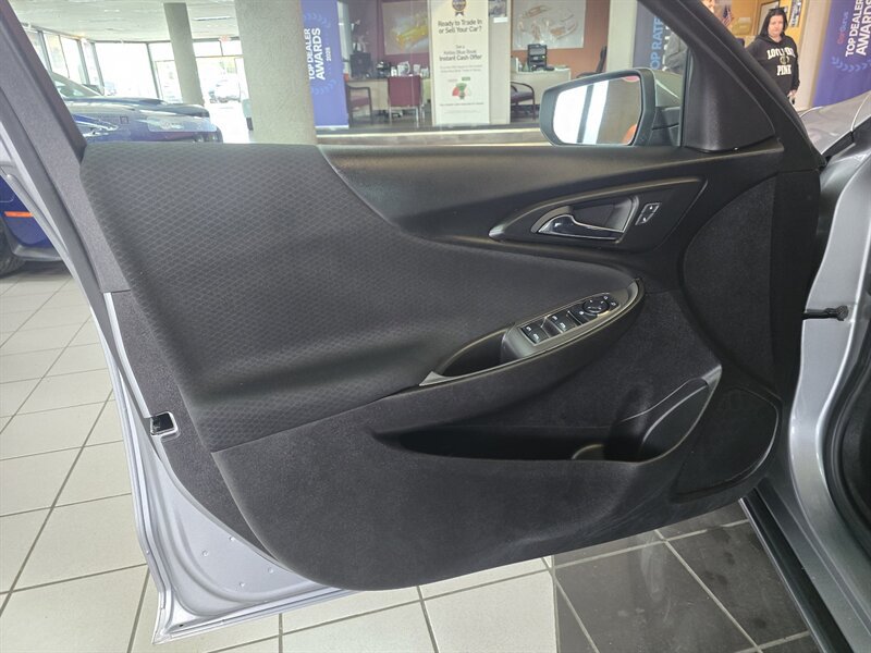 Used 2025 Chevrolet Malibu LT FWD image 7