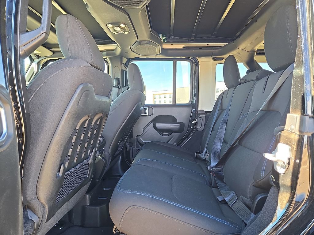 Used 2023 Jeep Wrangler Unlimited Rubicon 4xe image 16
