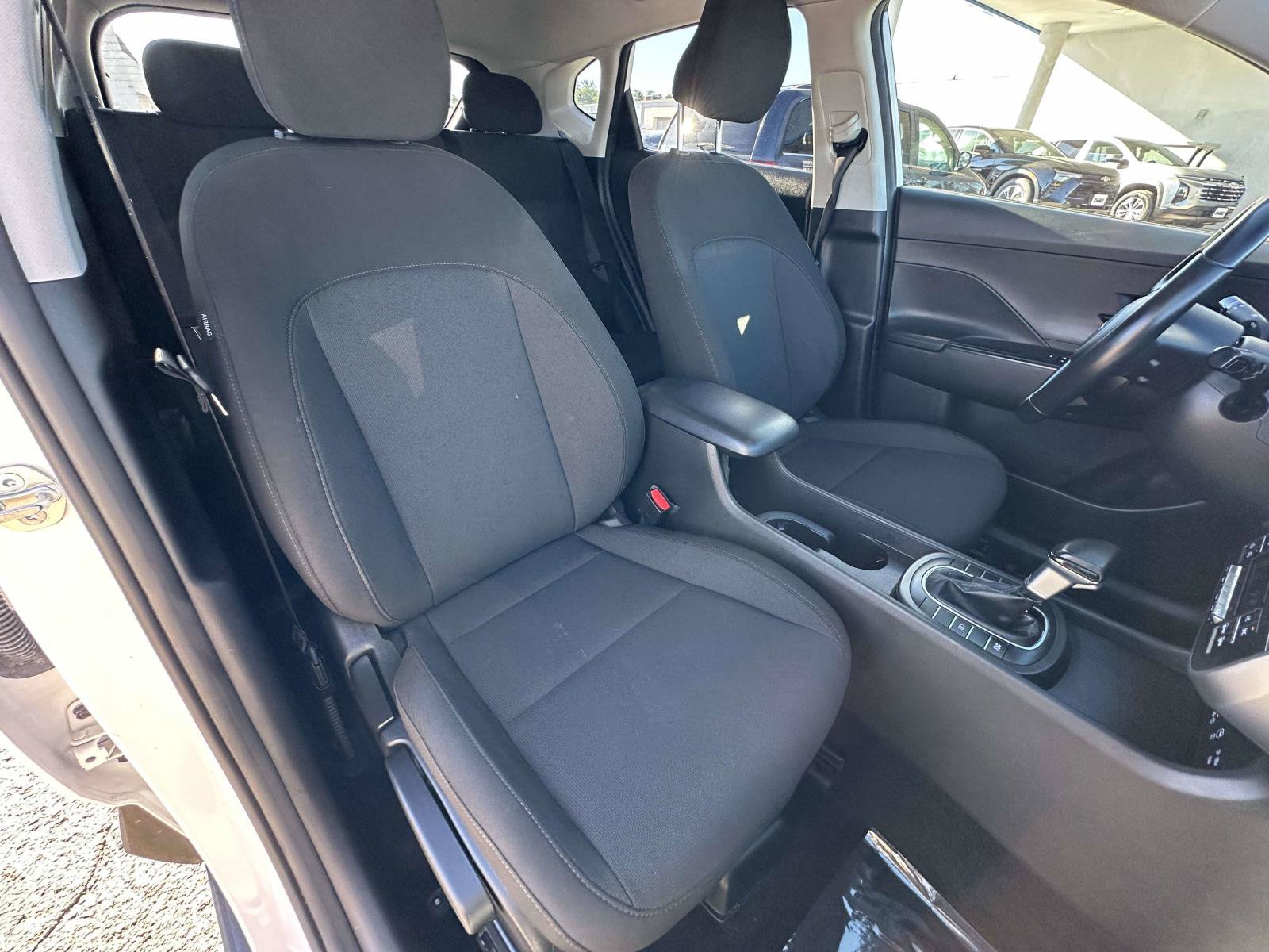 Used 2025 Hyundai Kona SEL FWD image 29