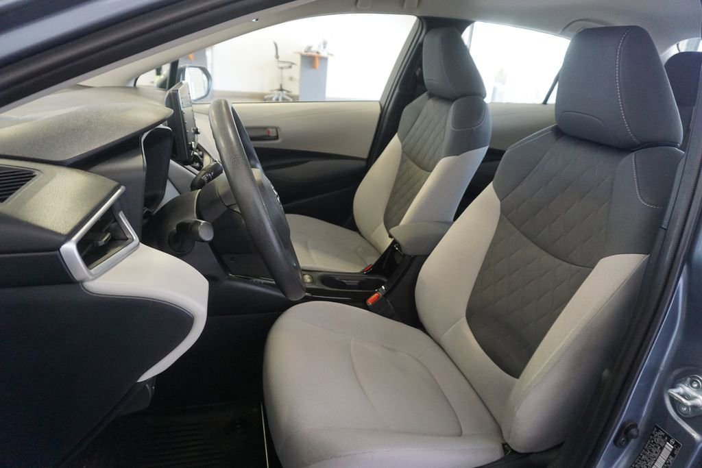 Used 2022 Toyota Corolla LE FWD image 15