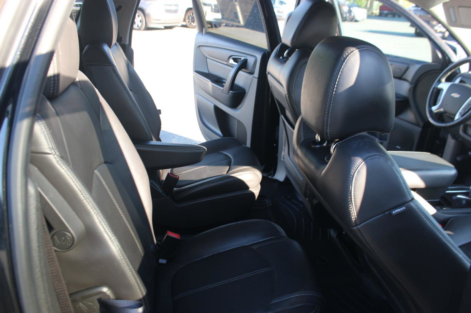 Used 2017 Chevrolet Traverse LT AWD/4WD image 37