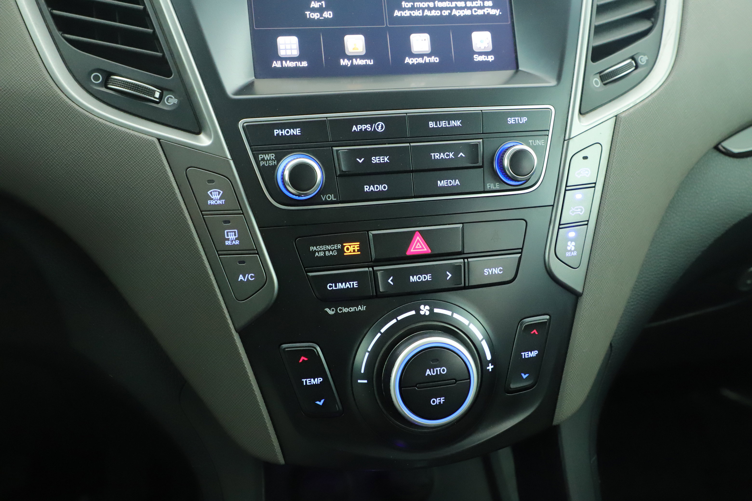 Used 2019 Hyundai Santa Fe XL SE image 17