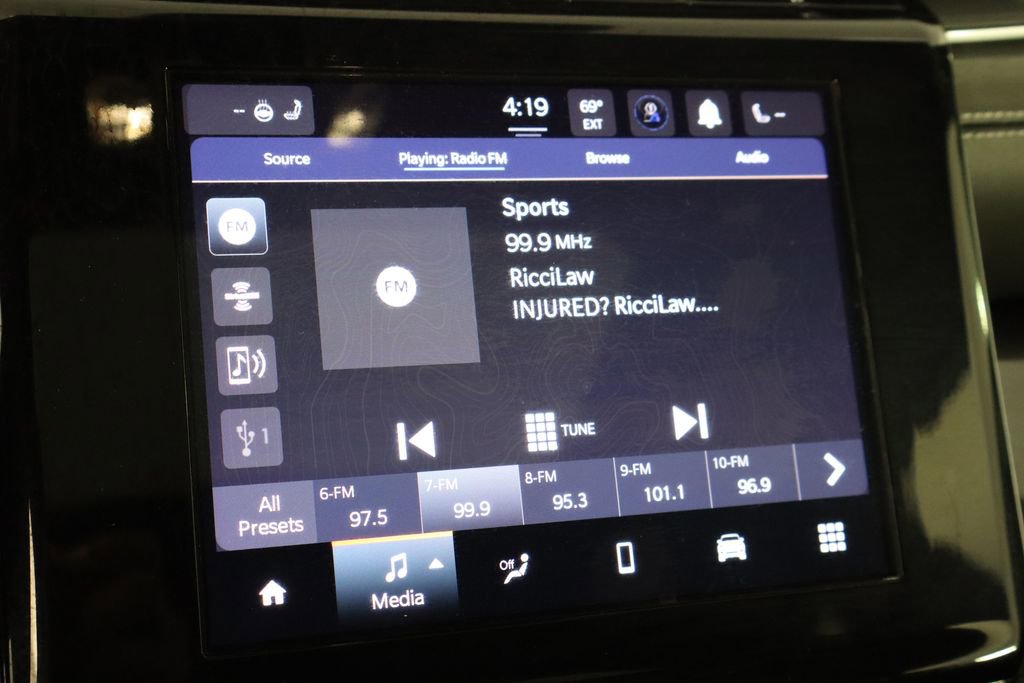 Used 2023 Jeep Grand Cherokee Altitude AWD/4WD image 30