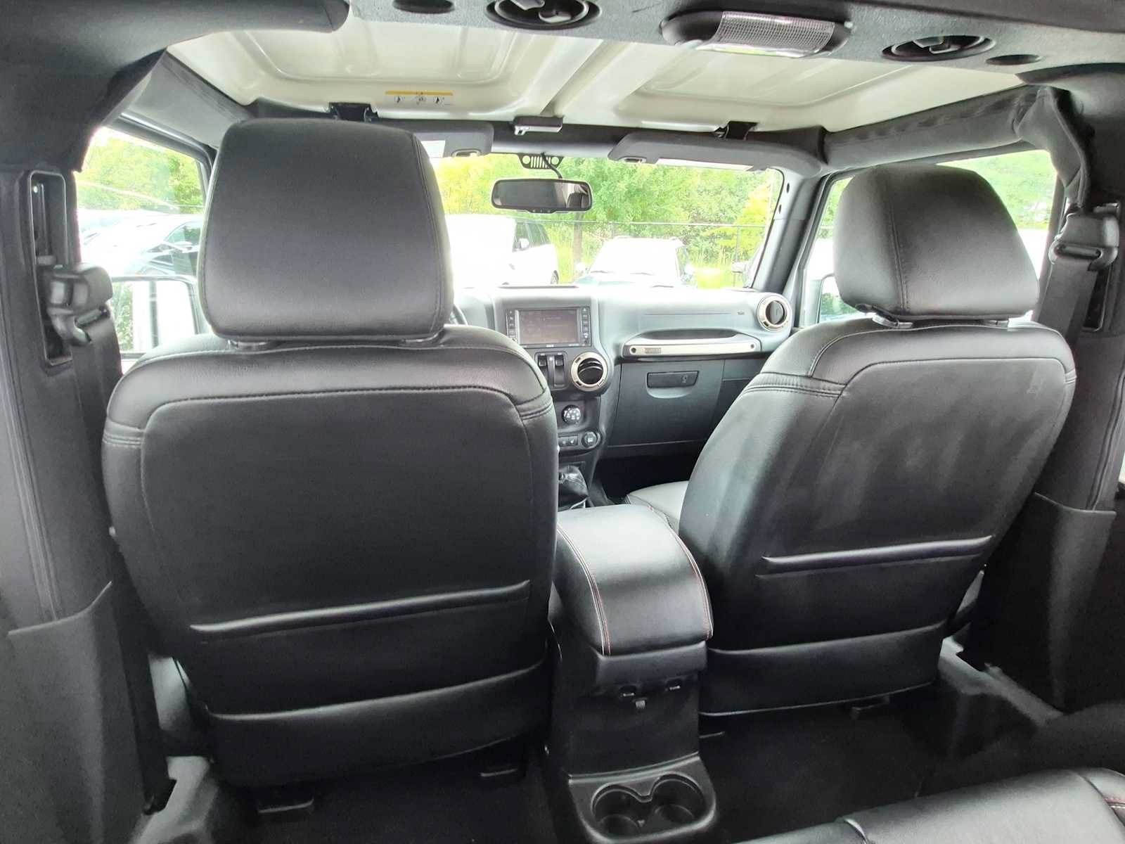 Used 2016 Jeep Wrangler Sahara AWD/4WD image 19