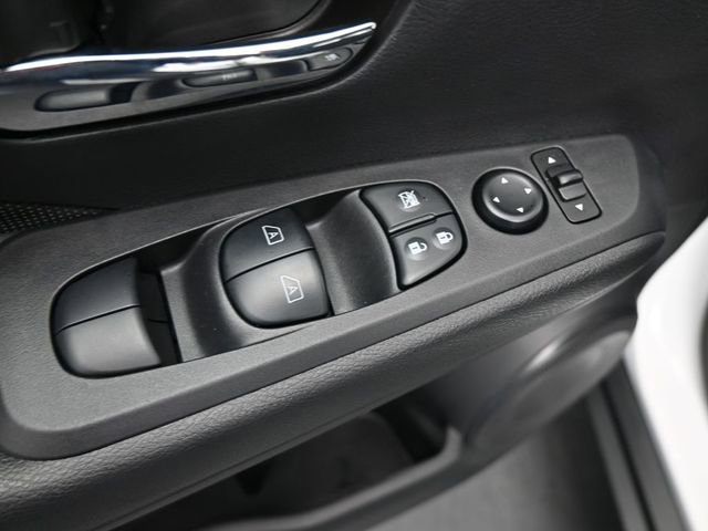 Used 2023 Nissan Kicks SV image 13