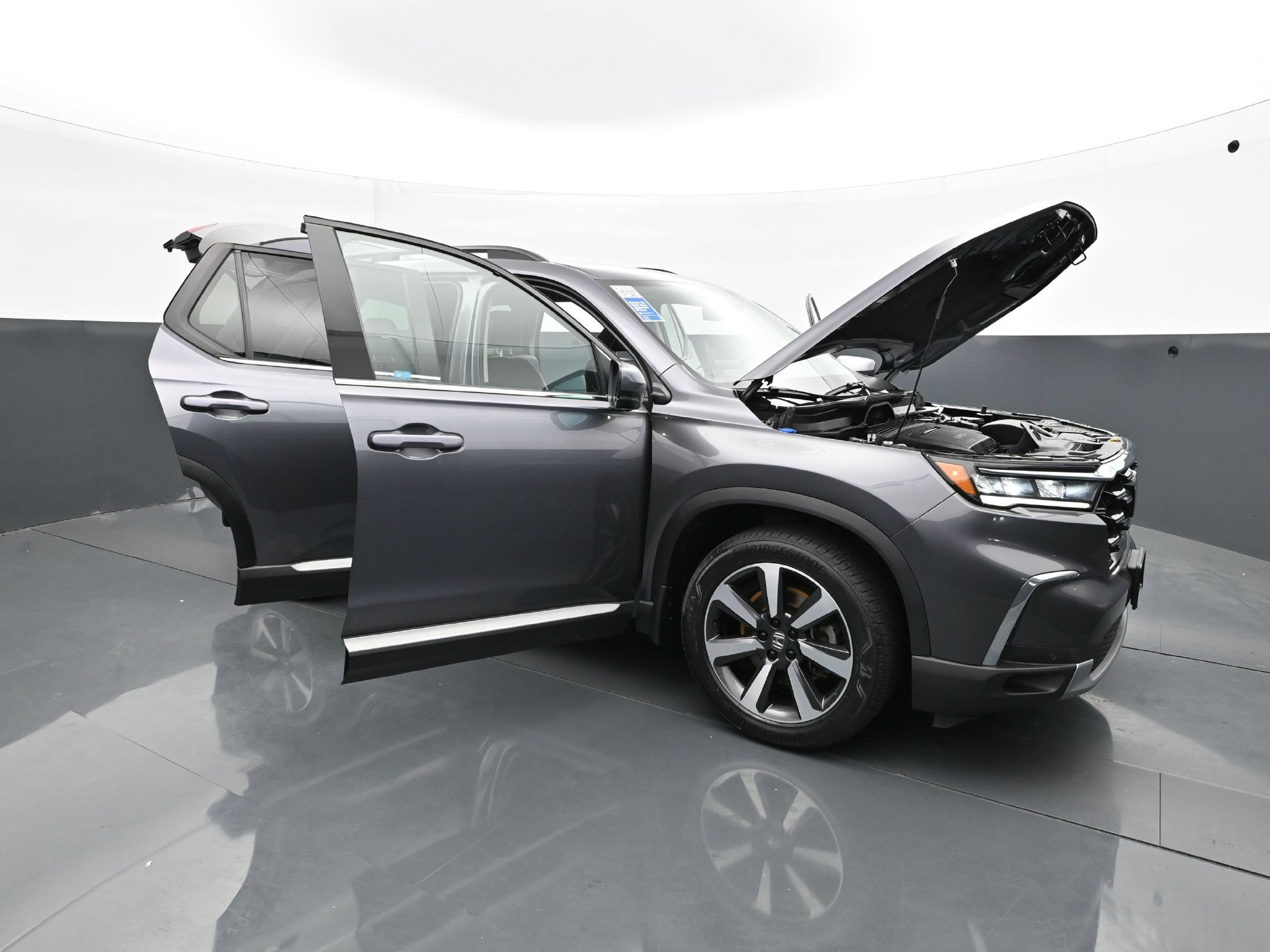Used 2025 Honda Pilot Touring image 44