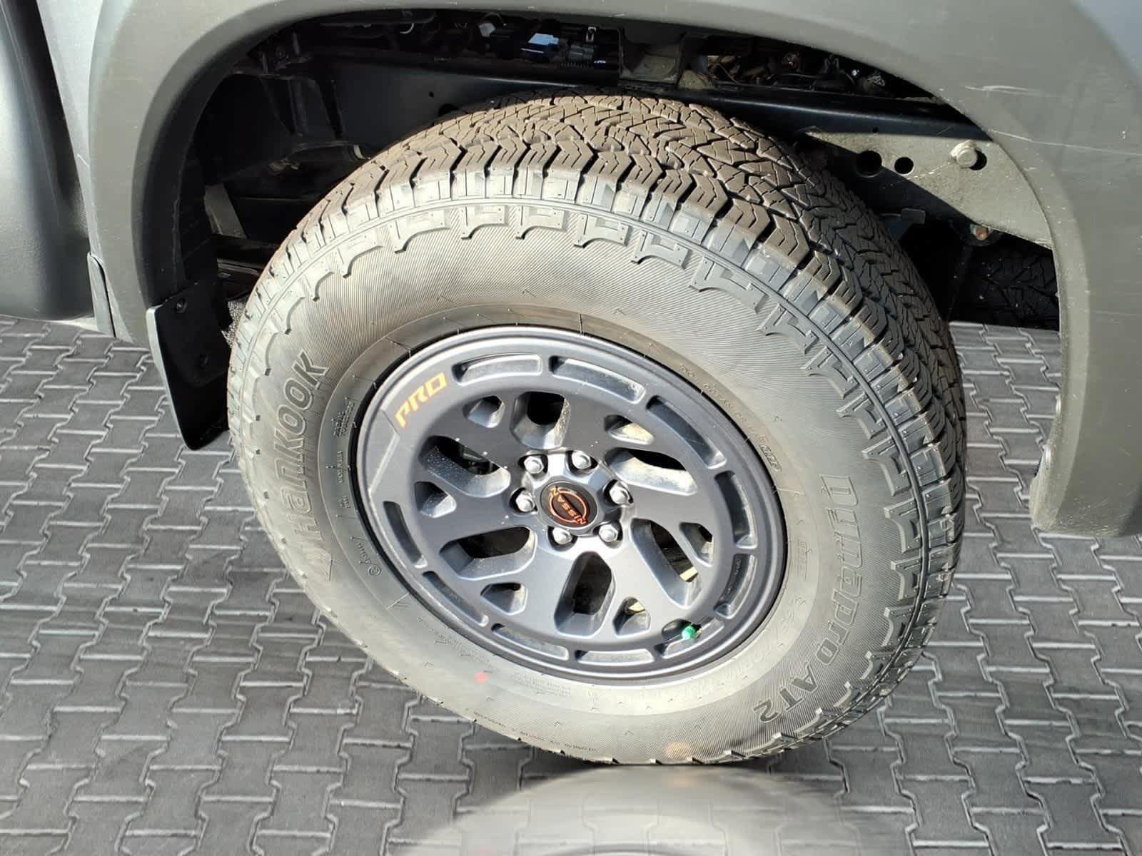 Used 2026 Nissan Frontier PRO-4X AWD/4WD image 11