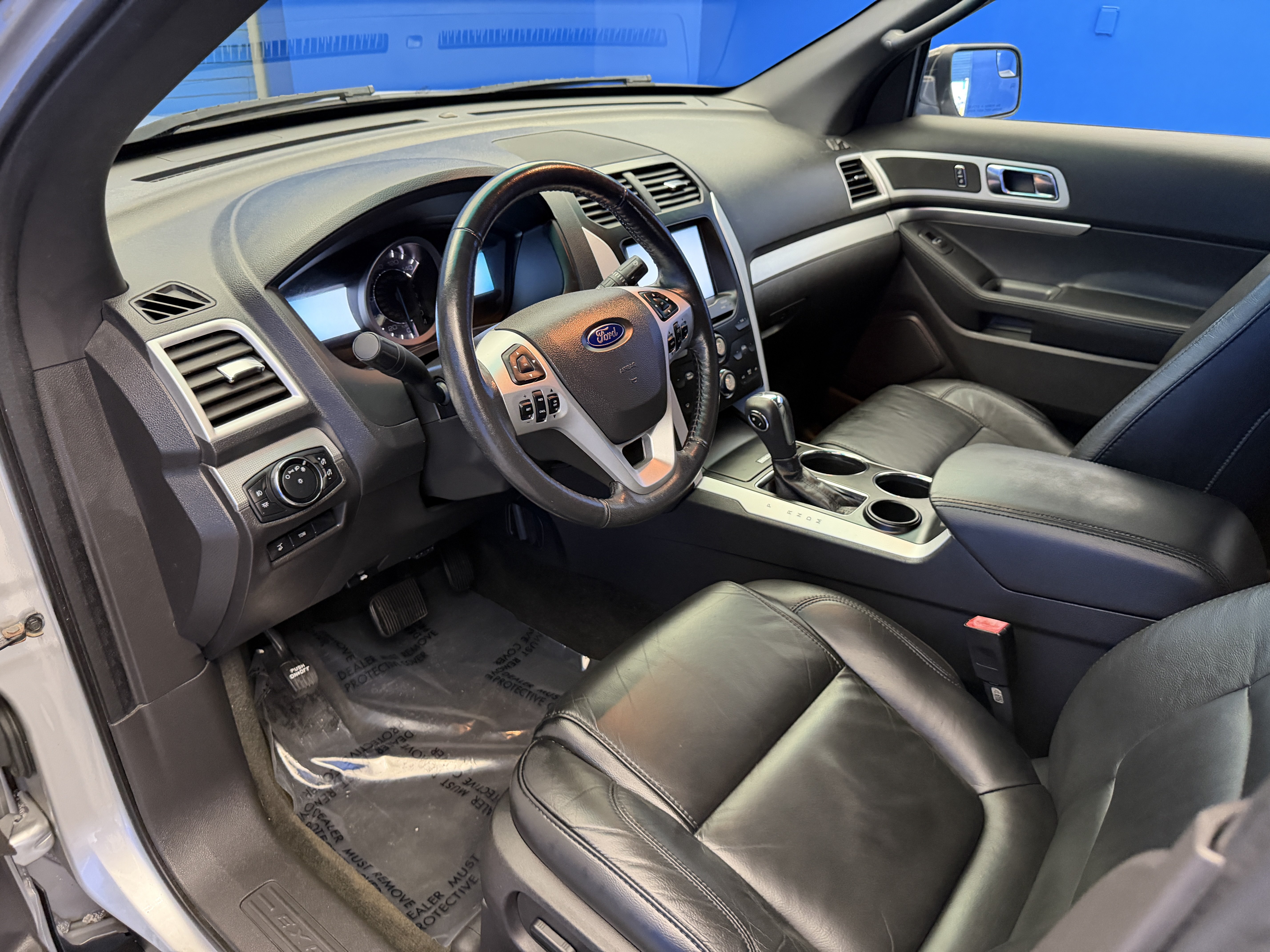 Used 2014 Ford Explorer XLT w/ Equipment Group 202A FWD image 11