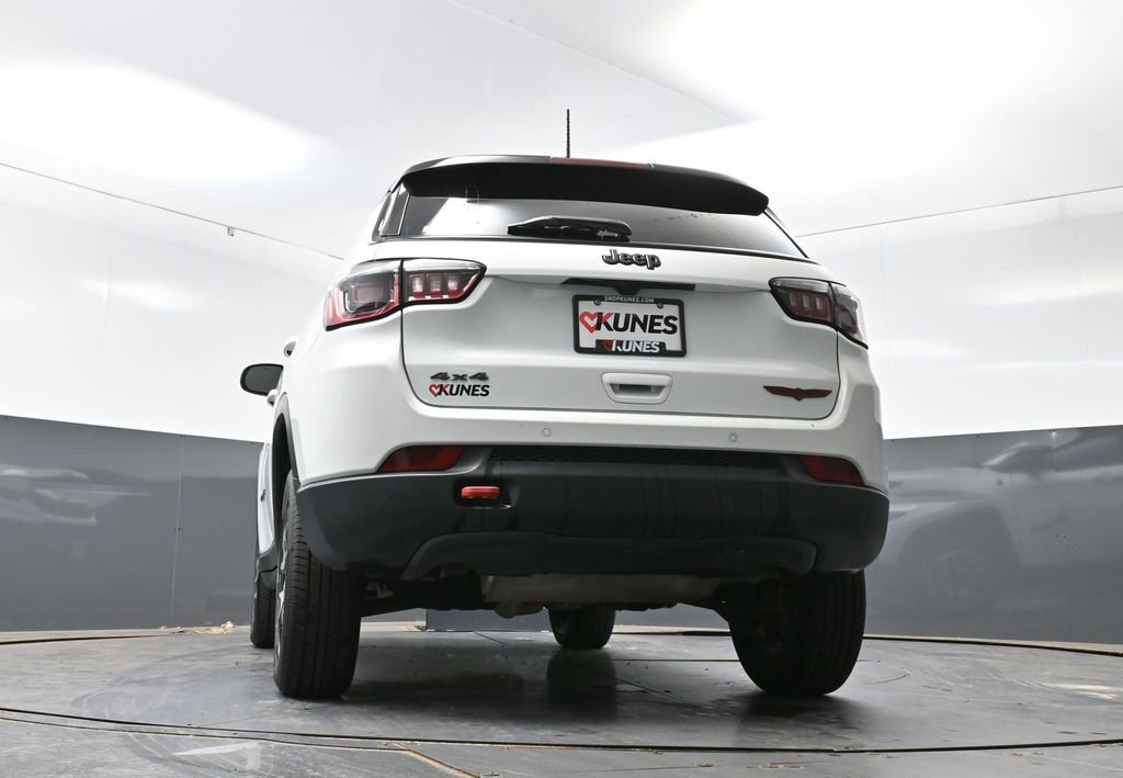 Used 2025 Jeep Compass Trailhawk AWD/4WD image 55