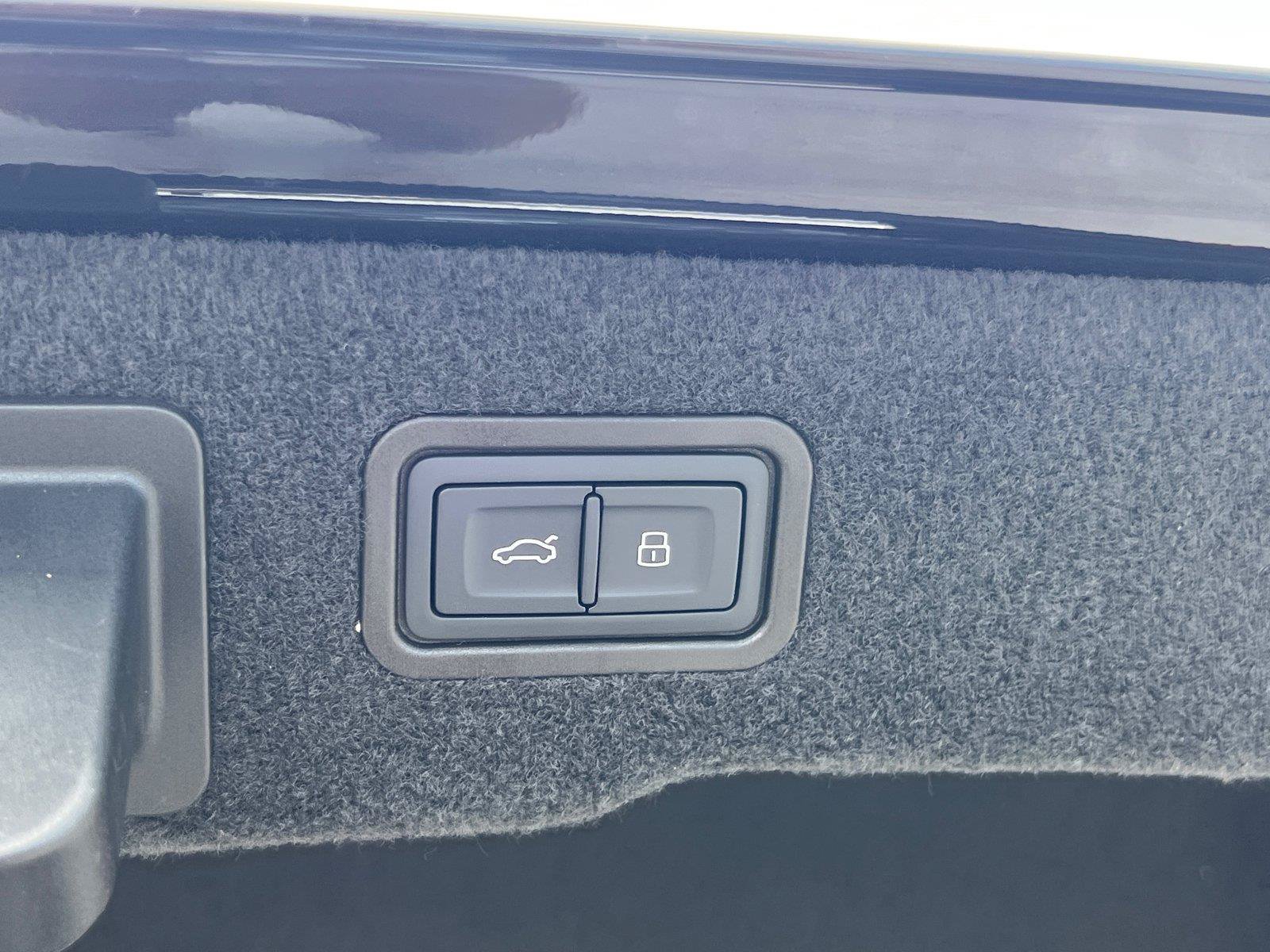 New 2026 Audi A8 L 3.0T AWD/4WD image 14
