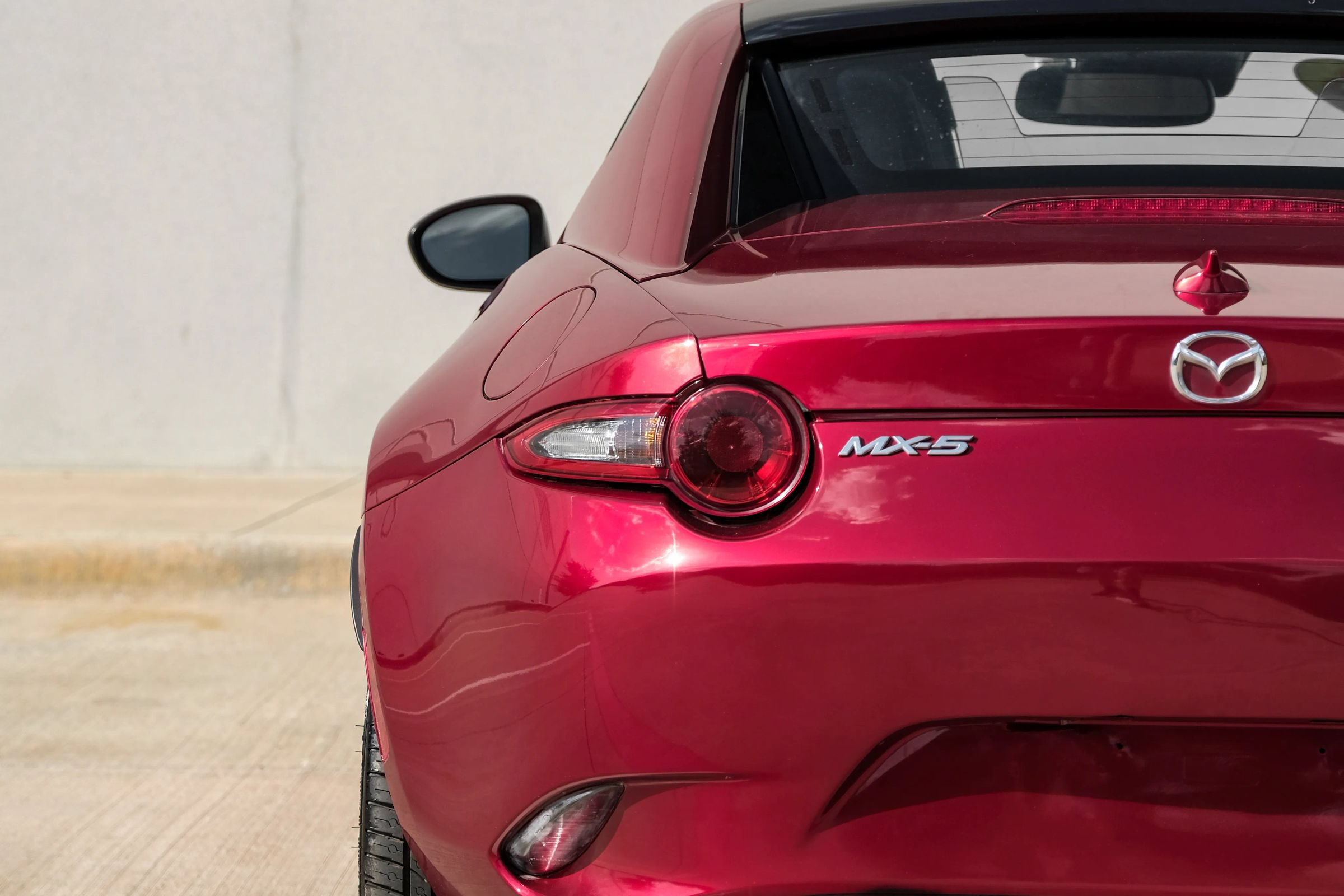 Used 2018 MAZDA MX-5 Miata RF Grand Touring RWD image 39