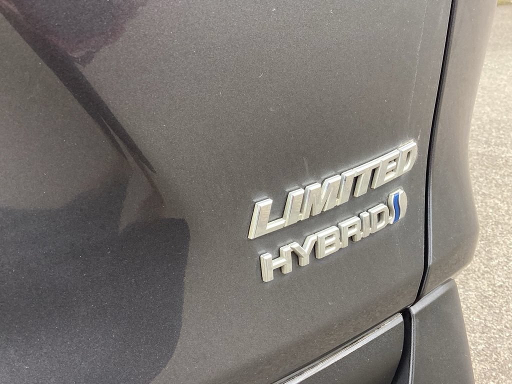 Used 2020 Toyota RAV4 Limited AWD/4WD image 18
