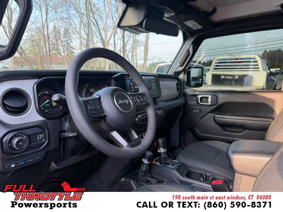 Used 2024 Jeep Wrangler Unlimited w/ Convenience Group image 21