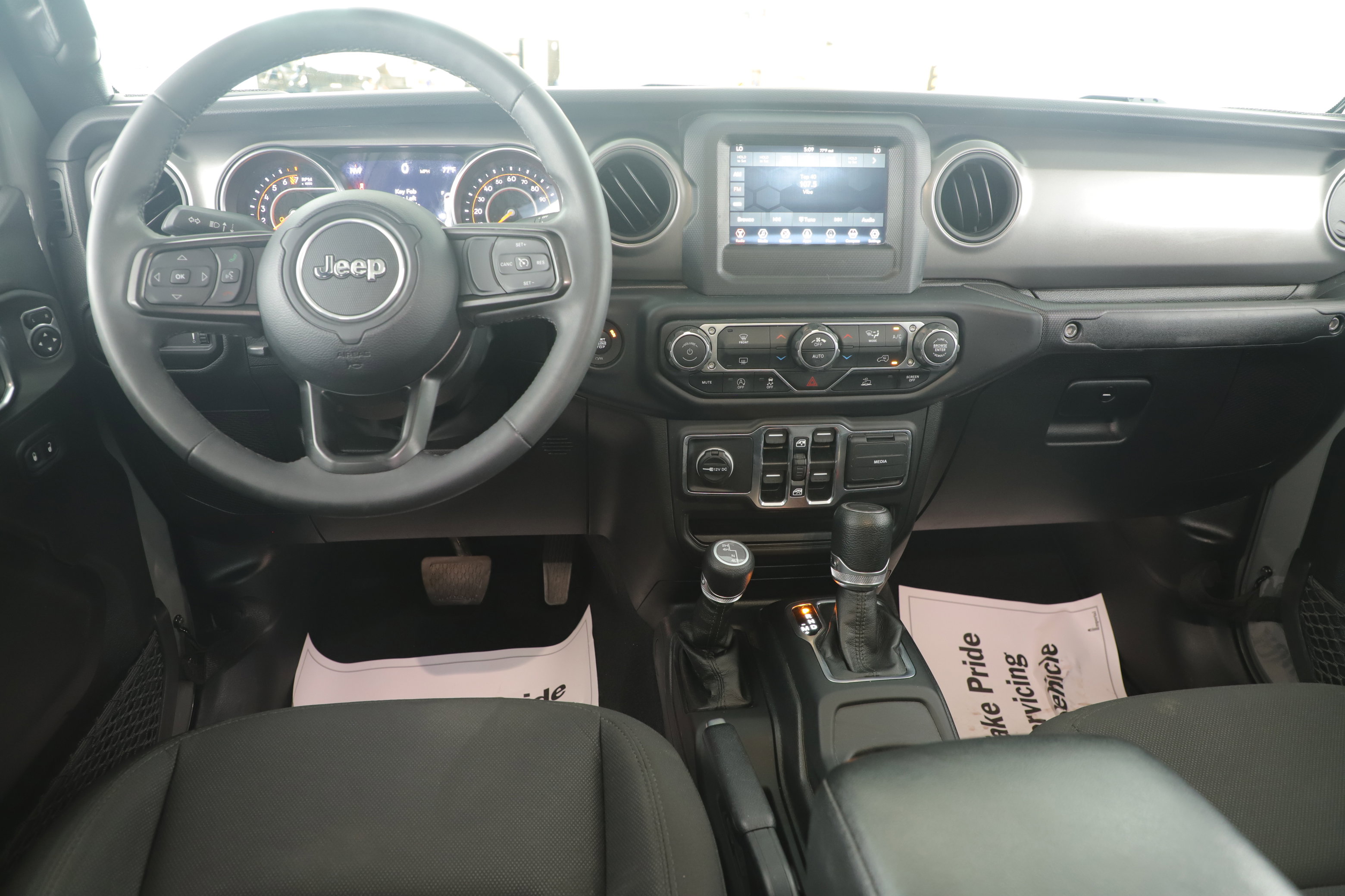 Used 2023 Jeep Gladiator Willys image 21