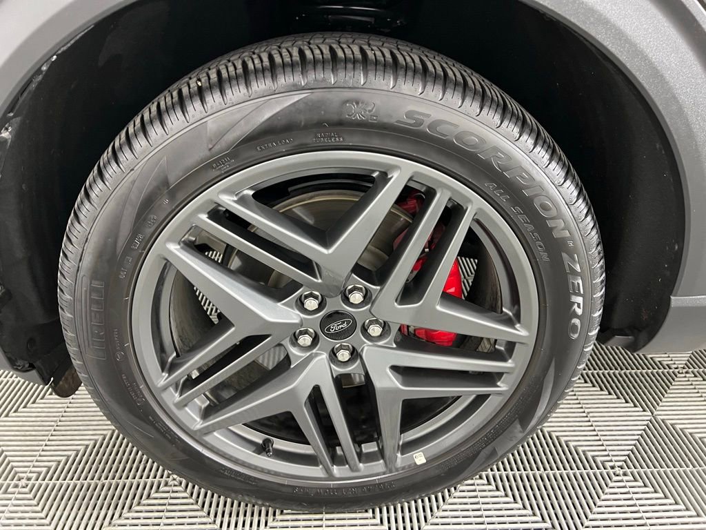 Used 2025 Ford Explorer ST-Line w/ ST-Line Street Pack image 10