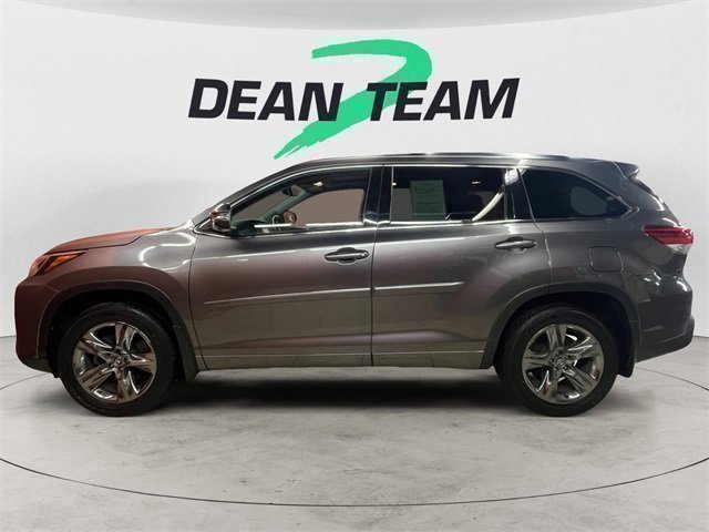 Used 2017 Toyota Highlander AWD V6 image 5