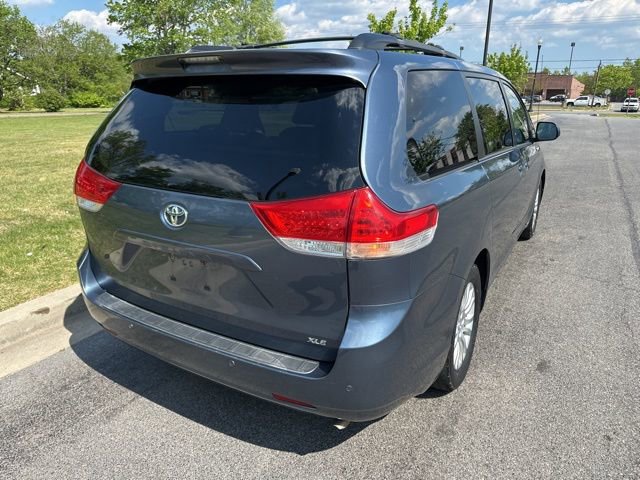 Used 2013 Toyota Sienna XLE FWD image 22