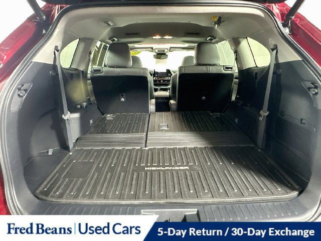 Used 2023 Toyota Highlander XLE AWD/4WD image 34