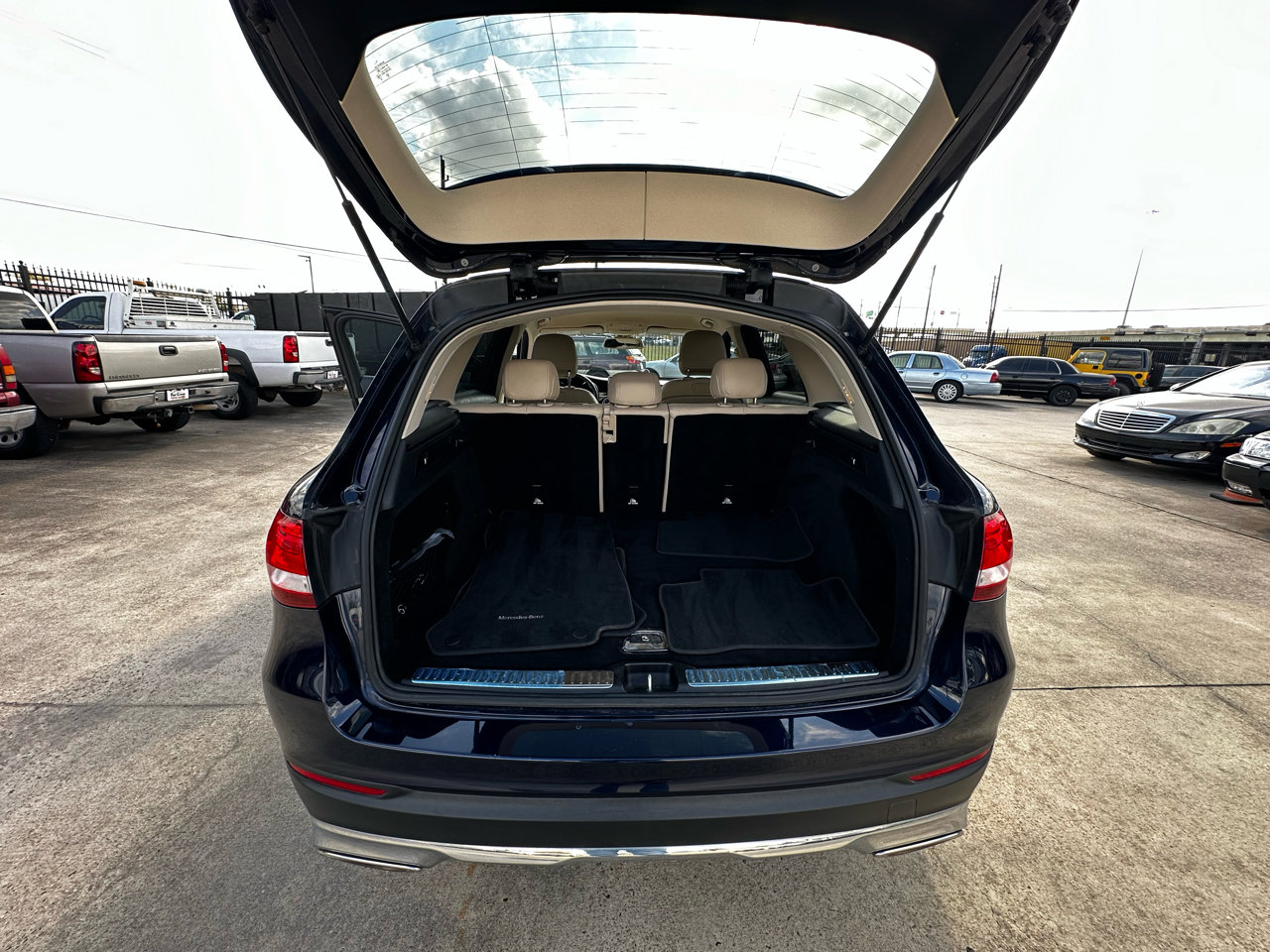 Used 2019 Mercedes-Benz GLC 300 image 25