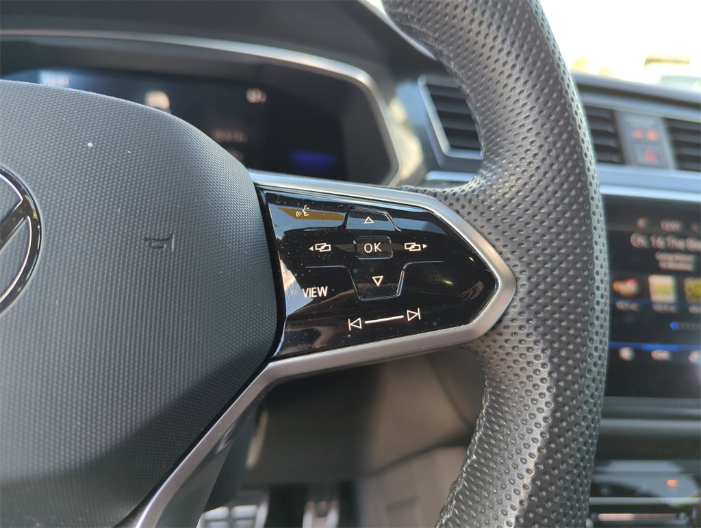 Used 2022 Volkswagen Tiguan SE R-Line image 42