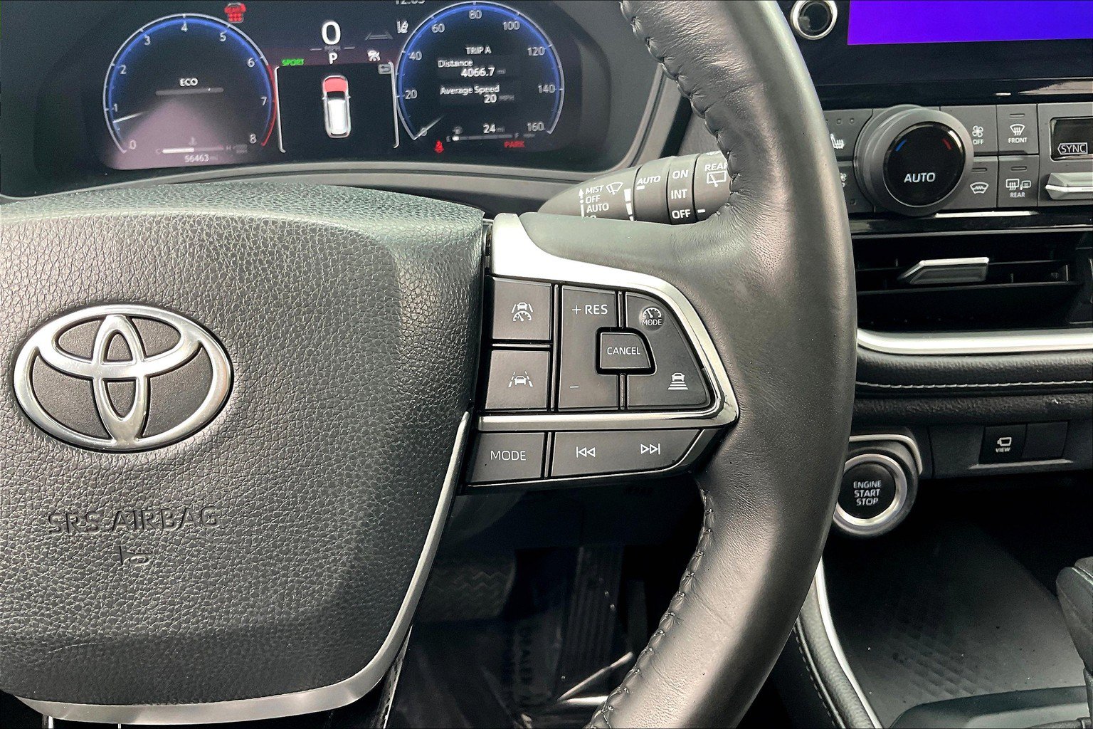 Used 2024 Toyota Grand Highlander AWD image 24