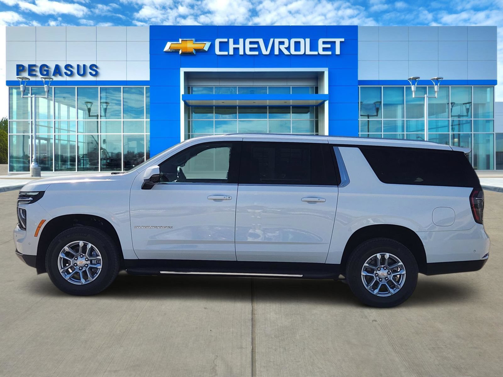 New 2026 Chevrolet Suburban LT w/ Comfort Package RWD video 3