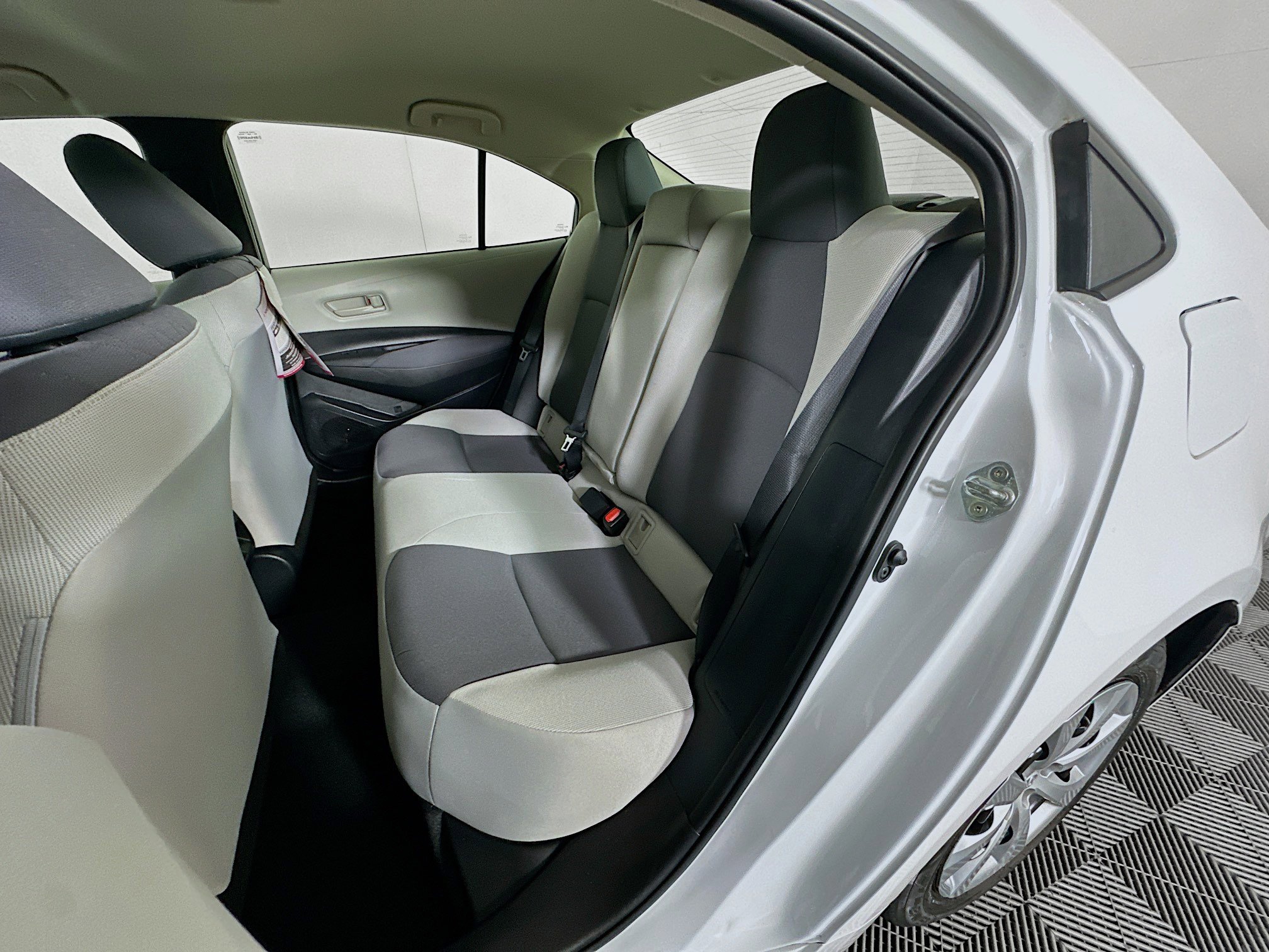 Used 2023 Toyota Corolla LE image 25