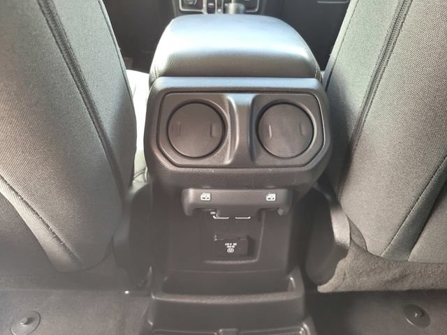 Used 2024 Jeep Wrangler Unlimited Sahara AWD/4WD image 17