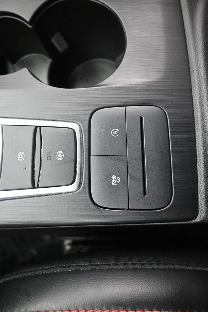 Used 2025 Ford Escape ST-Line FWD image 31