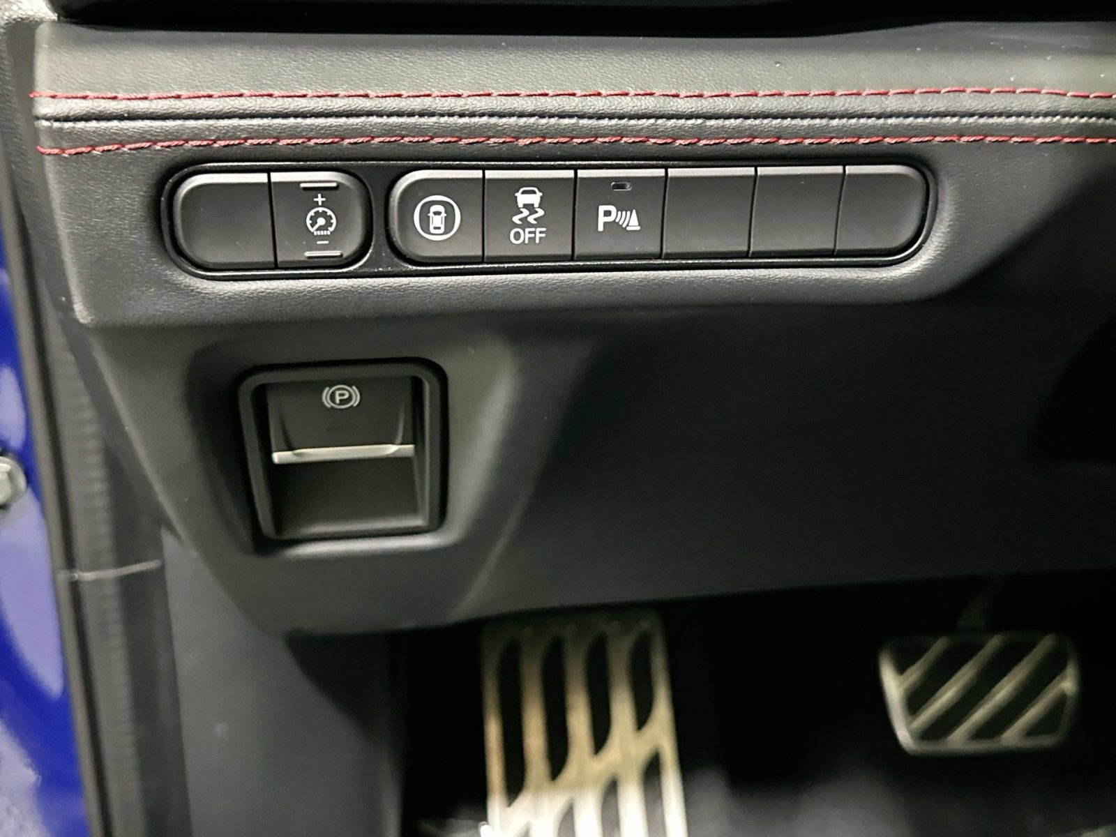 Used 2023 Acura MDX A-Spec image 18