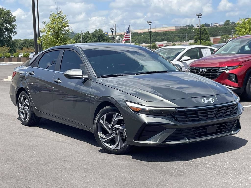 Used 2025 Hyundai Elantra SEL