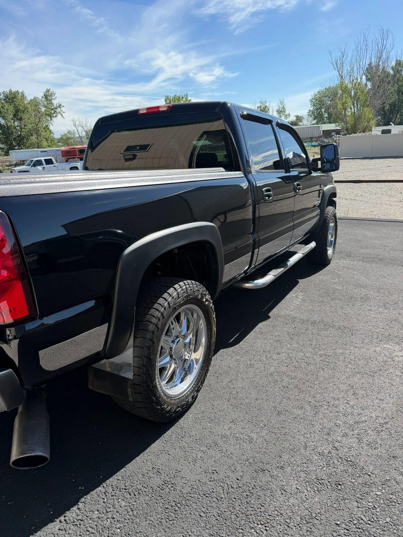 Used 2004 Chevrolet Silverado 2500 LT w/ Heavy-Duty Power Package AWD/4WD image 9