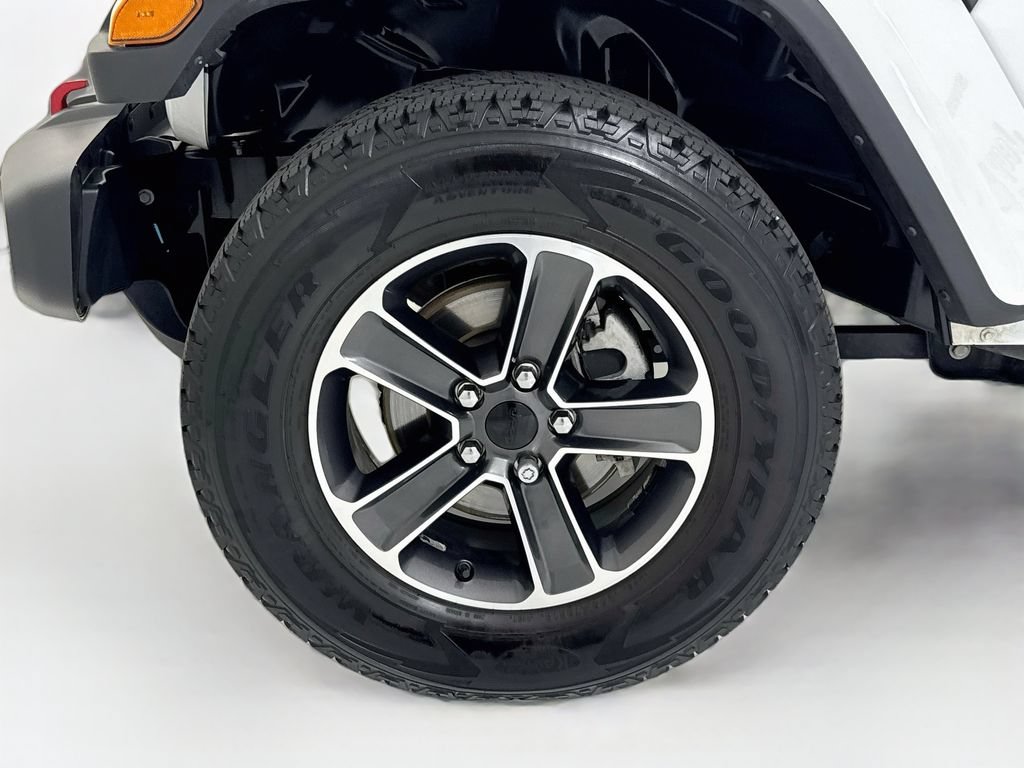 Used 2023 Jeep Wrangler Unlimited Sahara w/ Cold Weather Group AWD/4WD image 31