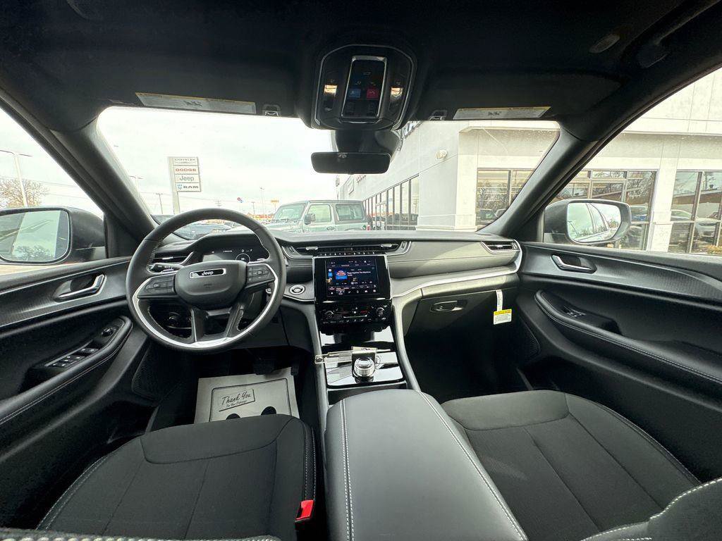 New 2026 Jeep Grand Cherokee L 4WD image 12
