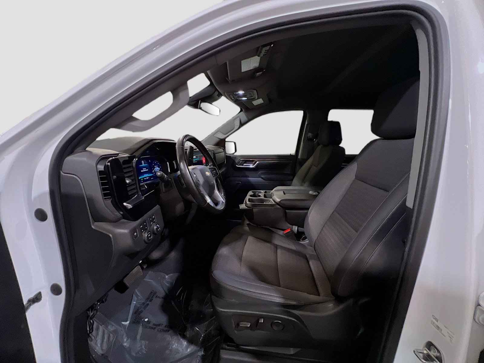 Used 2023 Chevrolet Silverado 1500 LT AWD/4WD image 14